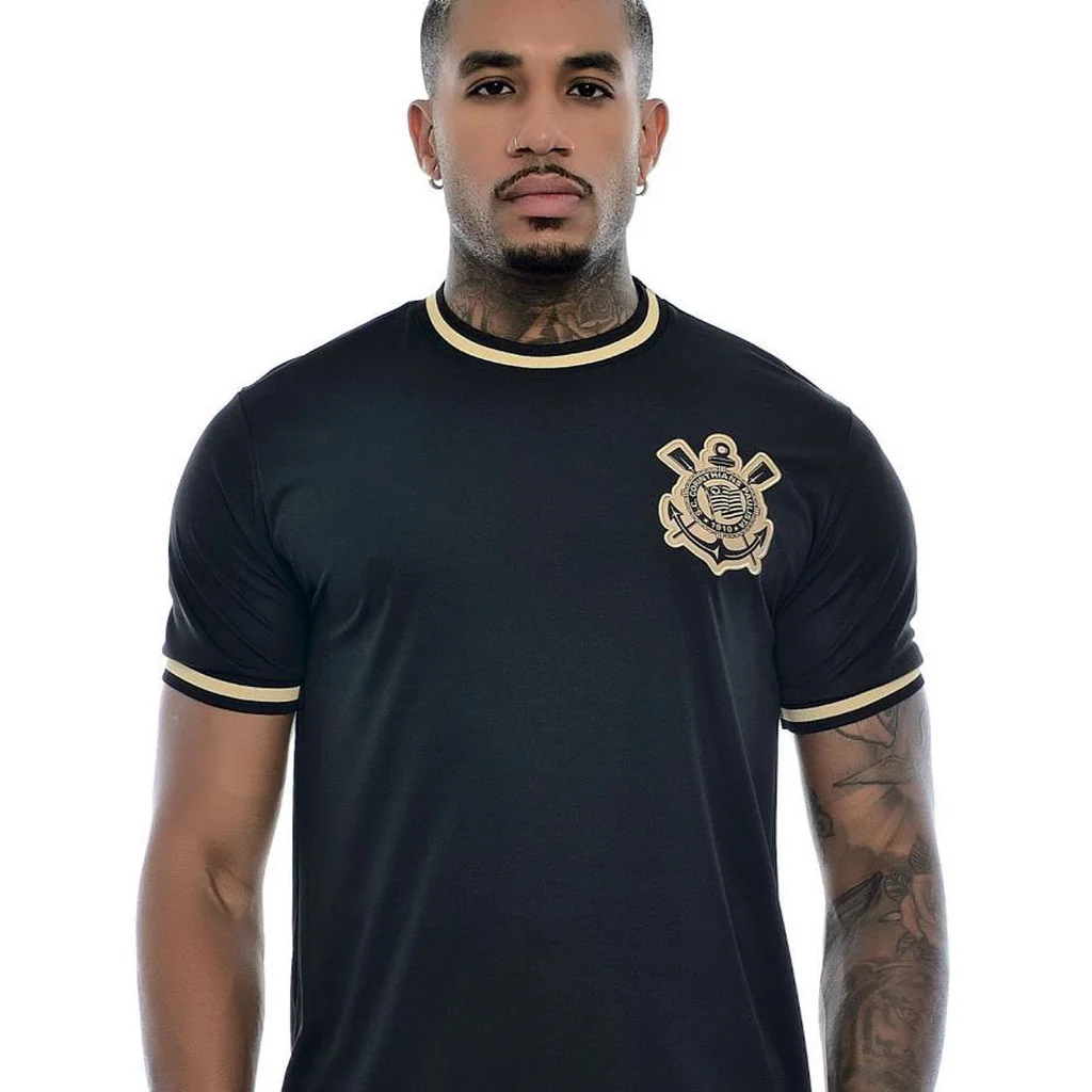 Como escolher o tamanho certo de uma camisa de futebol